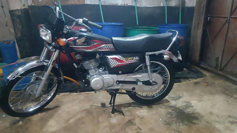 CG 125 (2024) mint condition 2