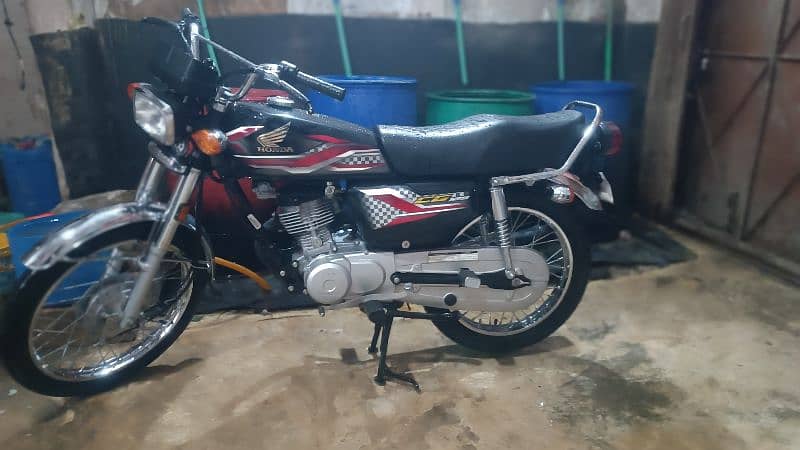 CG 125 (2024) mint condition 6