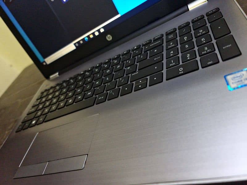 HP core i3 6th gen 4