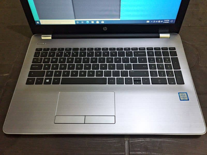 HP core i3 6th gen 8