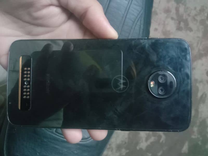 Moto Z3 Gaming Phone 1