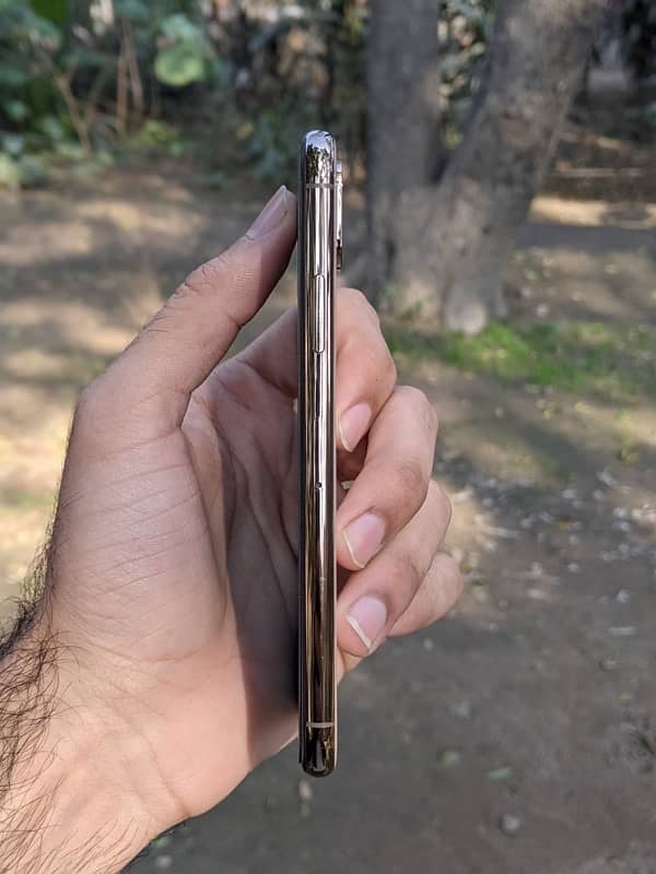 iPhone XS GOLDEN NON PTA 4