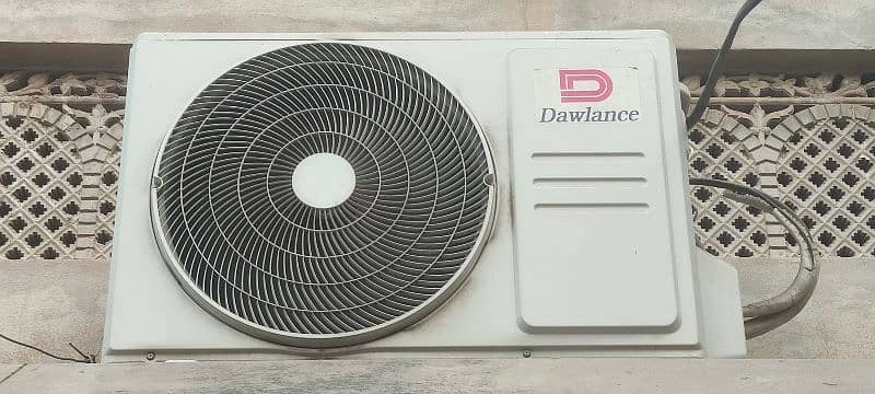 DAWLANCE 1.5 Ton DC inverter Elegance uv heat and cool 1