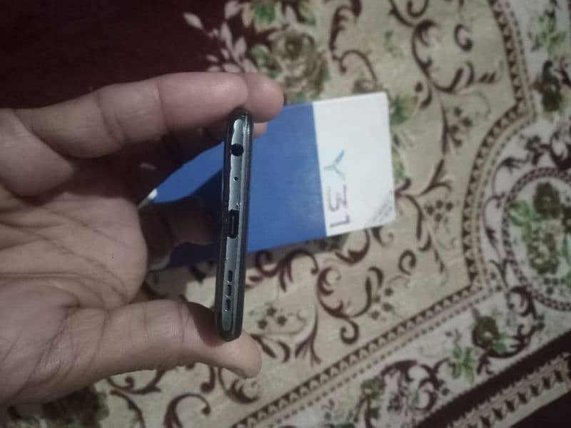 vivo y31 mobile for sel all ok chalna ma sarf tach change 100 wark 1