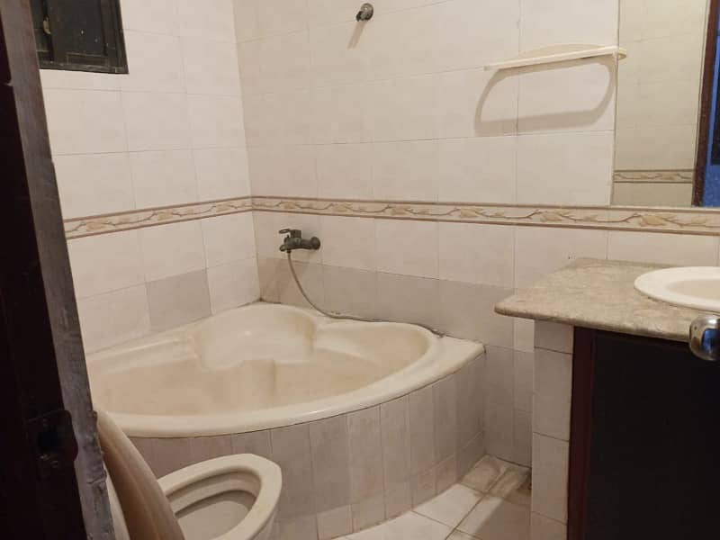 portion for rent in johar have three bed dd 10