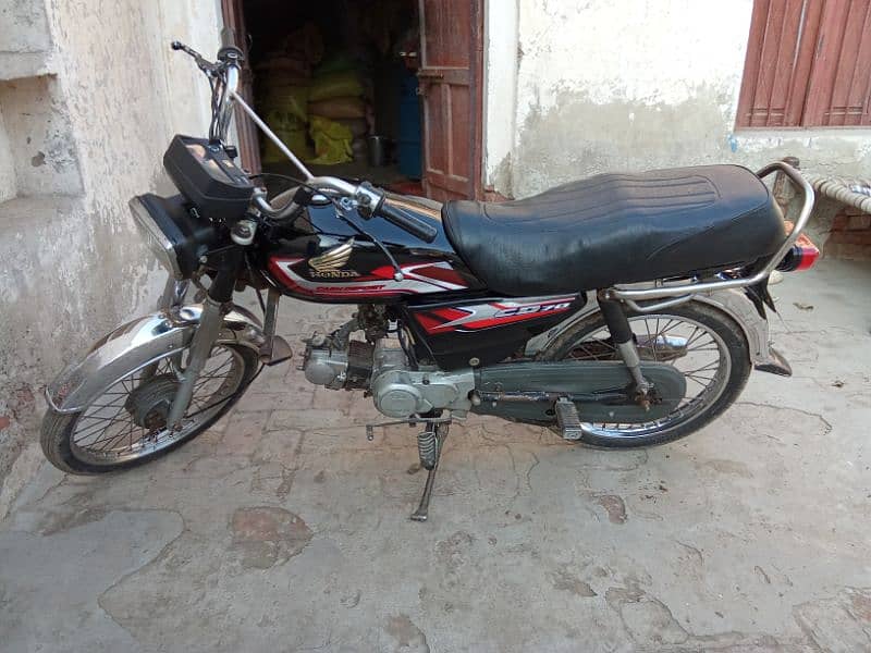 HONDA CD 70 model 2011 2