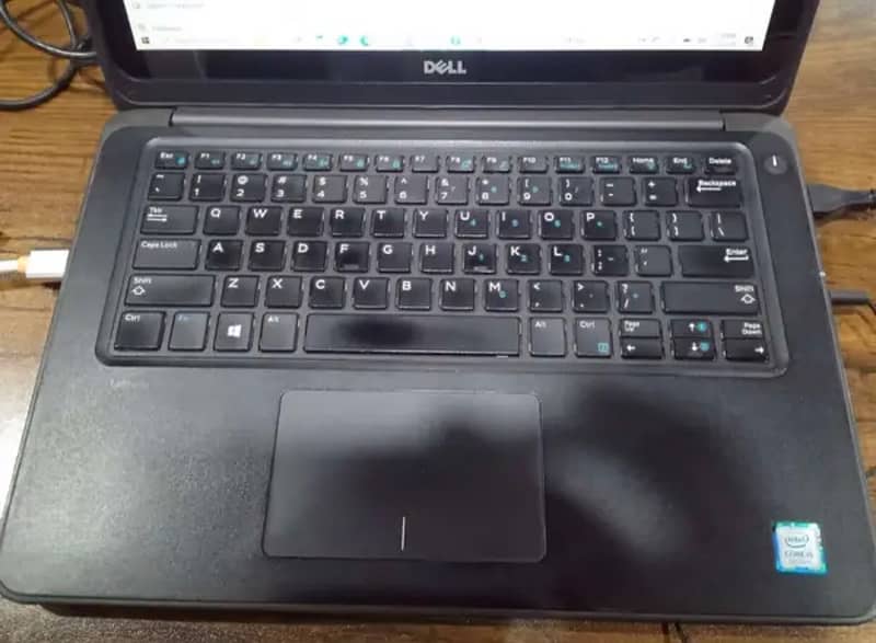 Dell i5 7th generation Full HD touchscreen 256gb ssd 8gb  ram 10/10 1