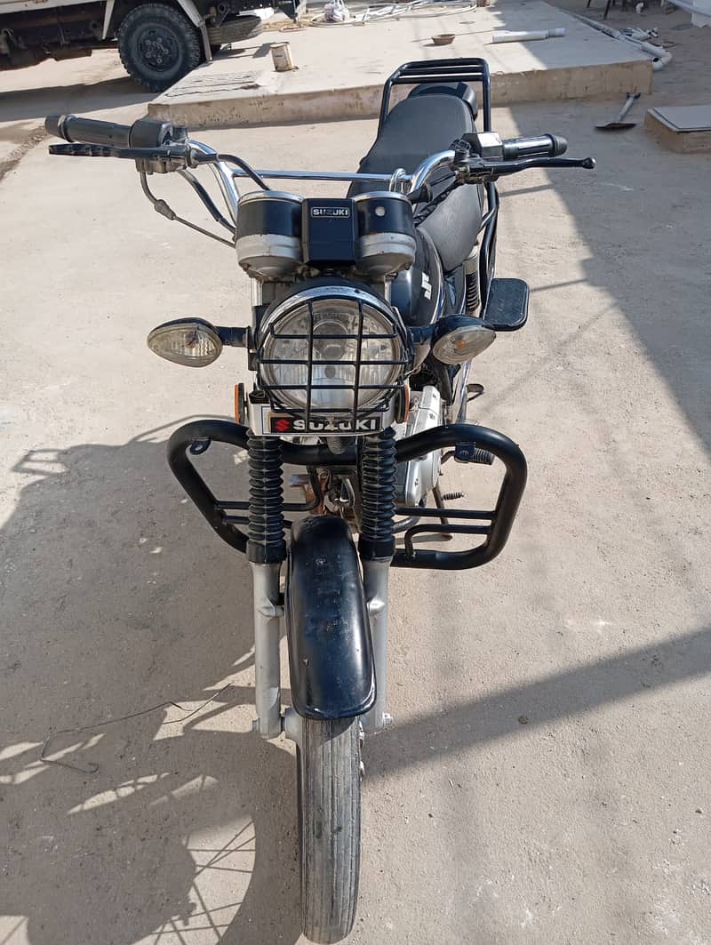 Suzuki GS 150 2015 6