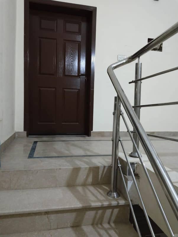 1 bed room with attach wash room kitchen for rent 6