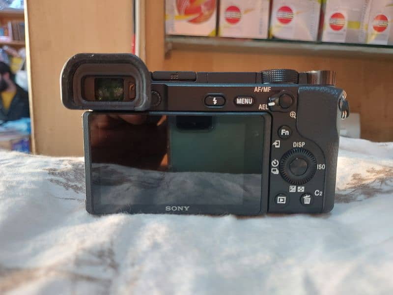 Sony A6400 with kit lenz condition  10 by 10 box nhi 3