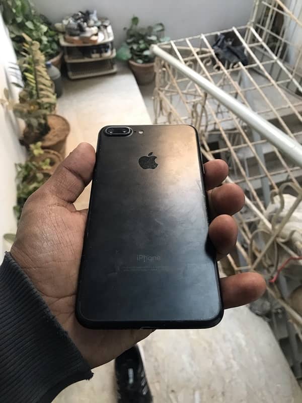 IPhone 7 Plus 128gb sim working 2