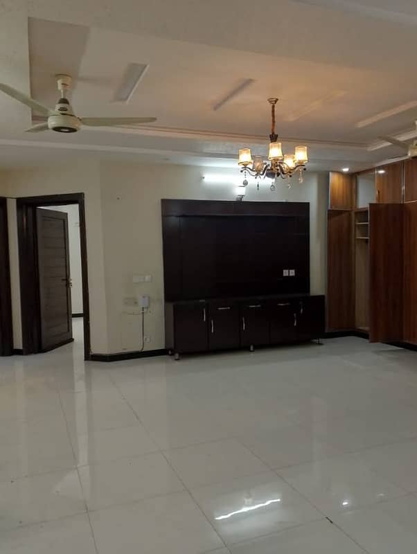 Upper portion available for rent 0