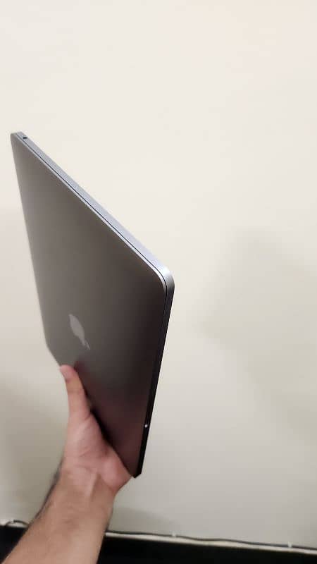 MacBook Pro M2 13-inch 8GB RAM 256GB SSD (2022) 2