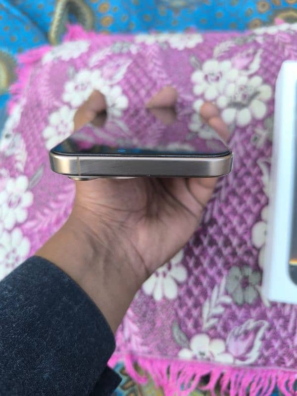 I phone 16 pro max noon pta desert titanium full box 10/ 10. 6