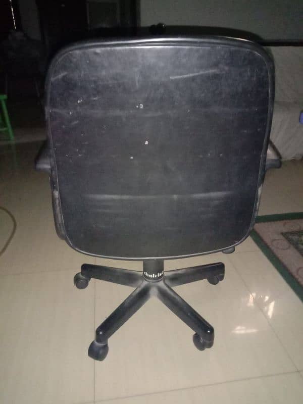 Durable and comfortable Executive Chair. 1