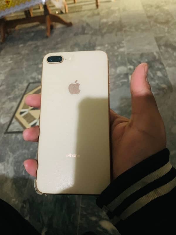 AOA iPhone 8 plus 64 GB    RoseGold colour  water pack 2