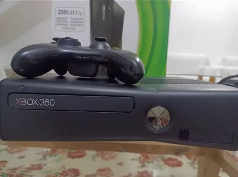 Xbox 360slim 1