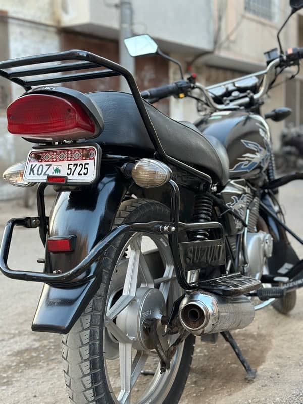 Suzuki GS 150 3