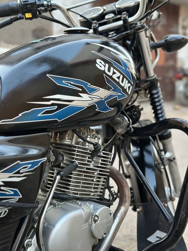 Suzuki GS 150 4