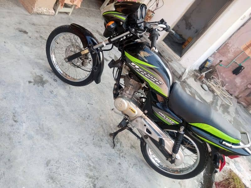 Honda deluxe 125 model 2017 serial 99 . . 03211415566 2