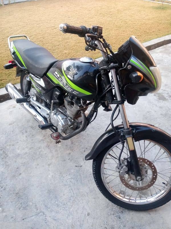 Honda deluxe 125 model 2017 serial 99 . . 03211415566 3