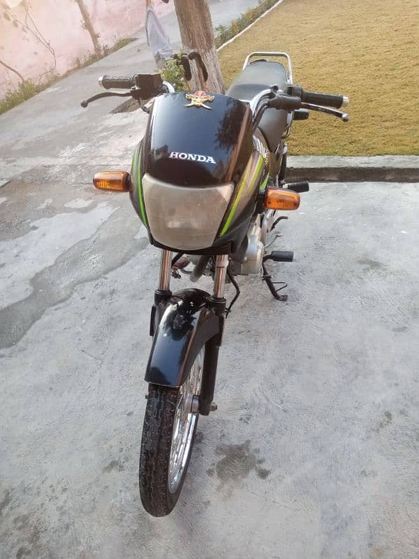 Honda deluxe 125 model 2017 serial 99 . . 03211415566 4