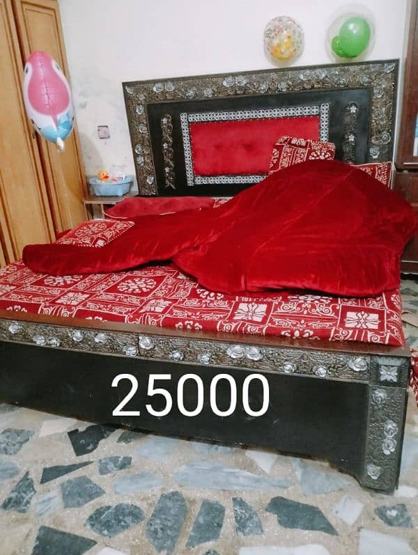 selling my bed dressing and showcase 1