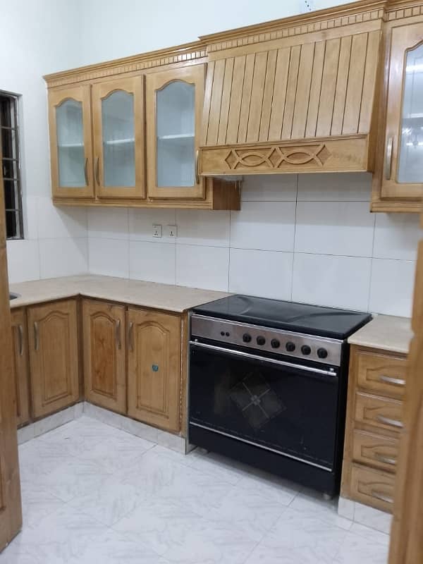 Beautiful Upper portion available for rent 3bedroom with attached bathroom drawing dining TV lounge kitchen sarvent quter 2