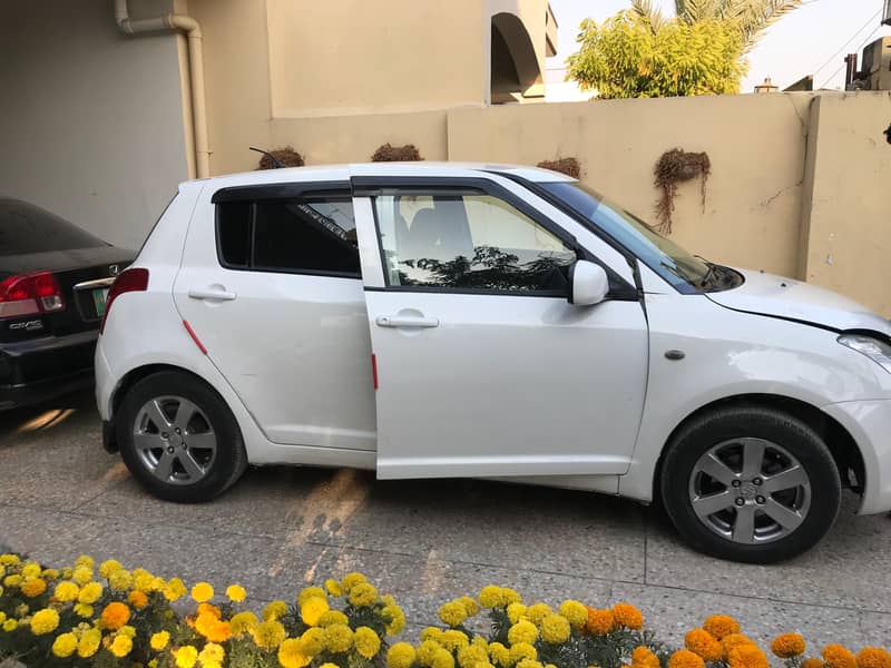 Suzuki Swift DX 2014 1