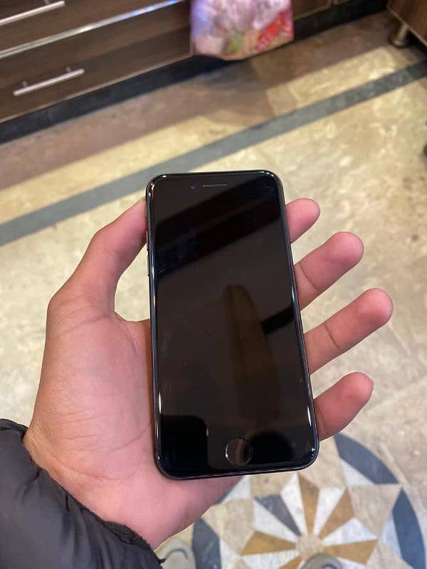 Iphone 8 urgent sale 1