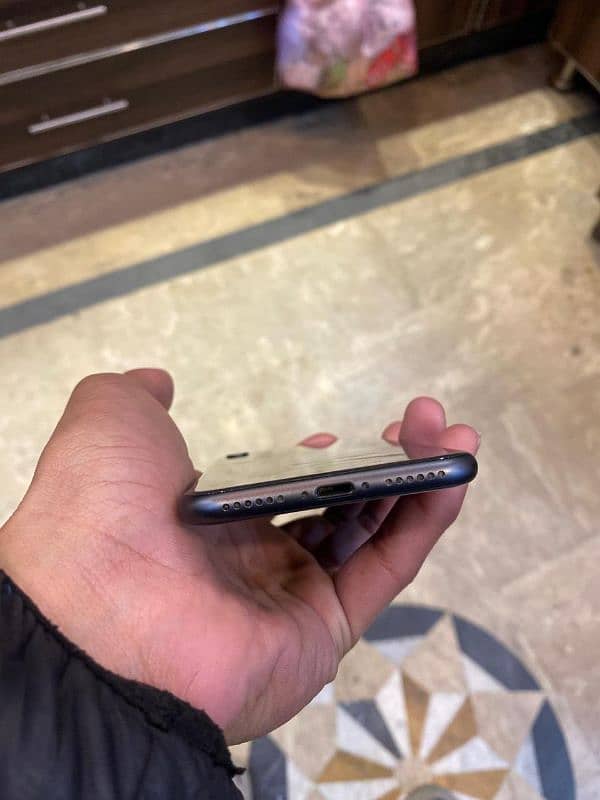 Iphone 8 urgent sale 4