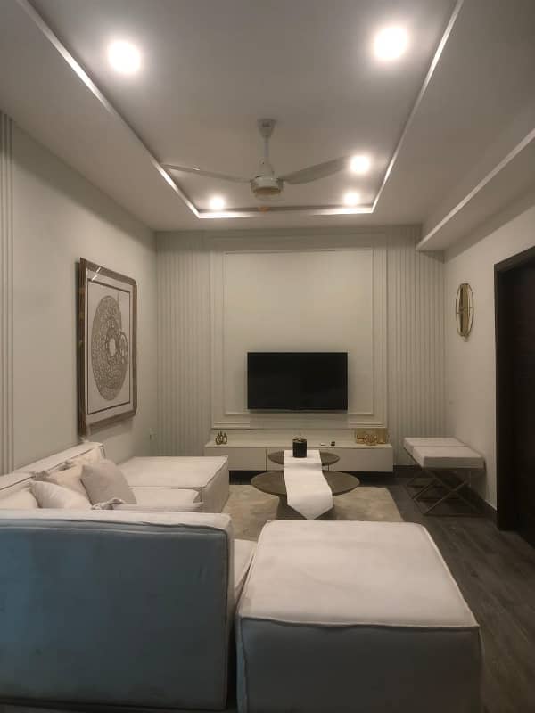 Luxury Apartment available For Sale on investors Price 8