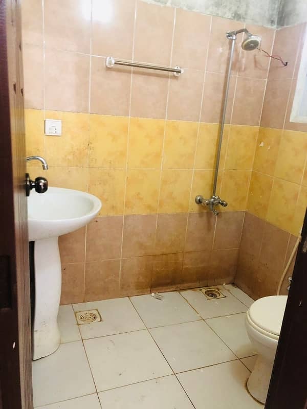 E-11 650 Square Feet Flat Up For rent 2