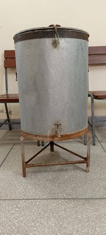 iron water tank with portable stand 0