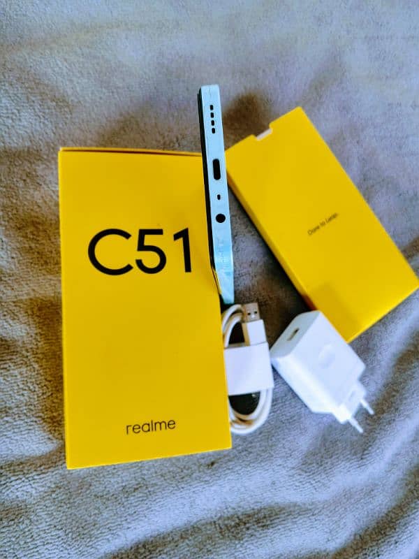 Realme C51 4/128 GB With Box Charger 3