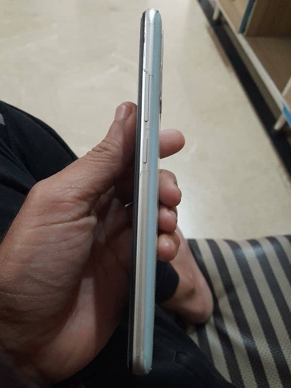 vivo y30 urgent with box 4