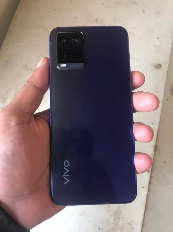 Vivo y21 4/64 GB with original charger 2