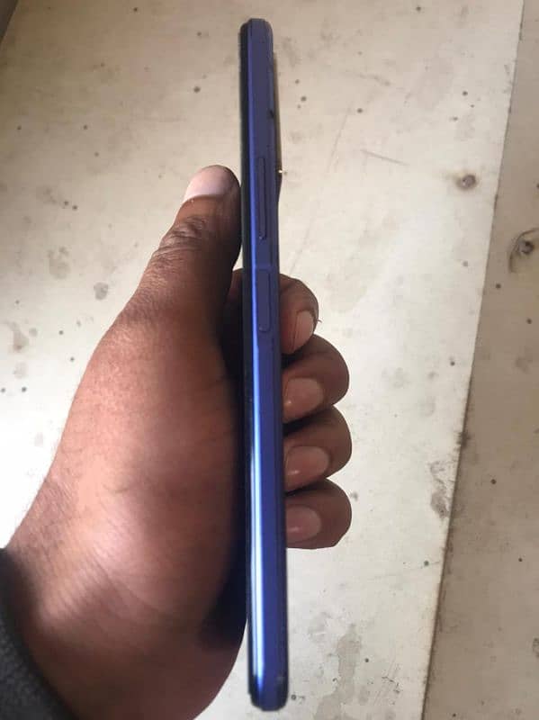 Vivo y21 4/64 GB with original charger 3