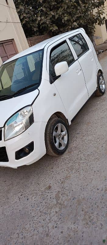 Suzuki Wagon R 2015 3