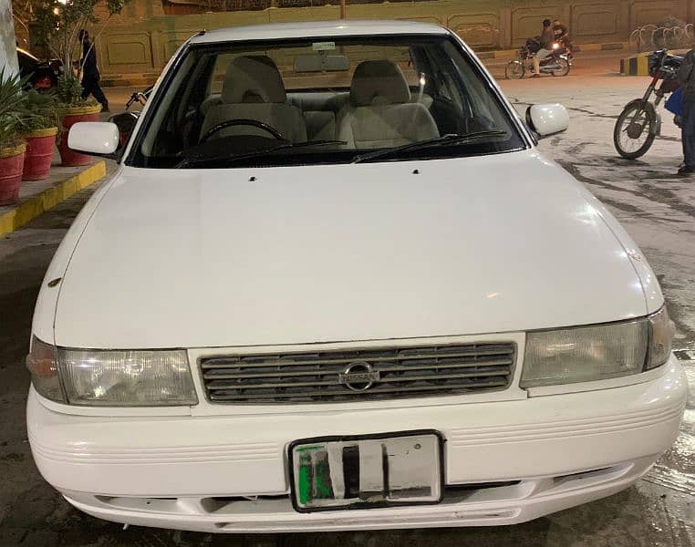 Nissan sunny B12 1992 0