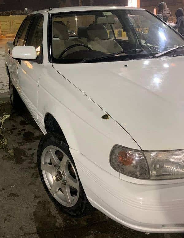 Nissan sunny B12 1992 2