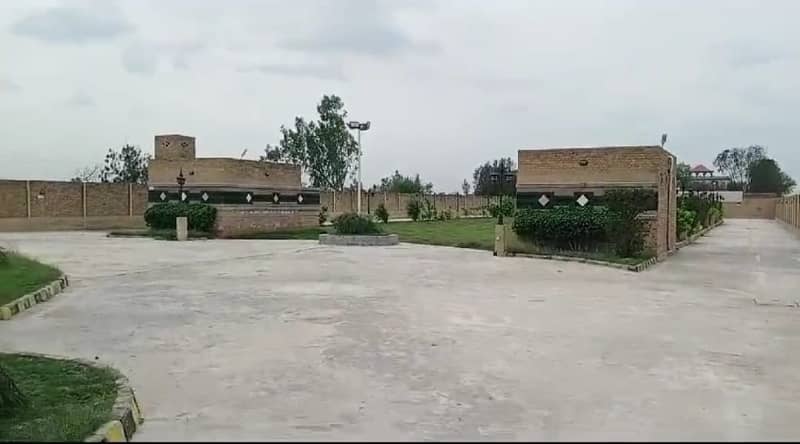 10 Kanal Farmhouse & Marriage Hall On Main Sue Asal Road in Dha Lahore Phase 10 0