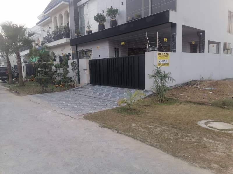 10 Marla Plot For Sale in Bankers Avenue Society Bedian Road Lahore 2