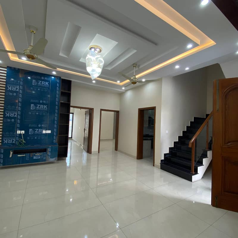 10 Marla Luxury House for Sale in Bankers Avenue Society, Bedian Road, Lahore 9