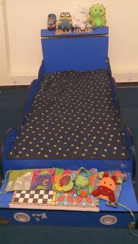 Kids car bed for sale 0