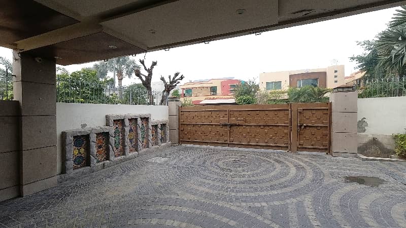 Fully Furnished 2 Kanal House Available In DHA Phase 5 - Block E For Sale 6