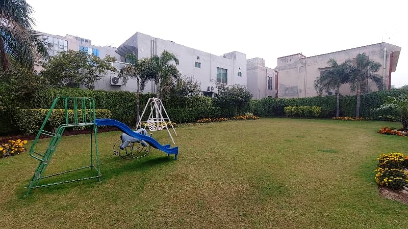 Fully Furnished 2 Kanal House Available In DHA Phase 5 - Block E For Sale 7