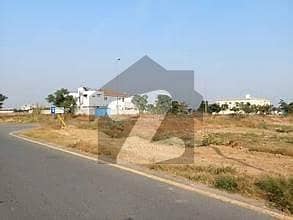 Next To Corner 8 Marla Residential Possession Plot For Sale Near Park 3