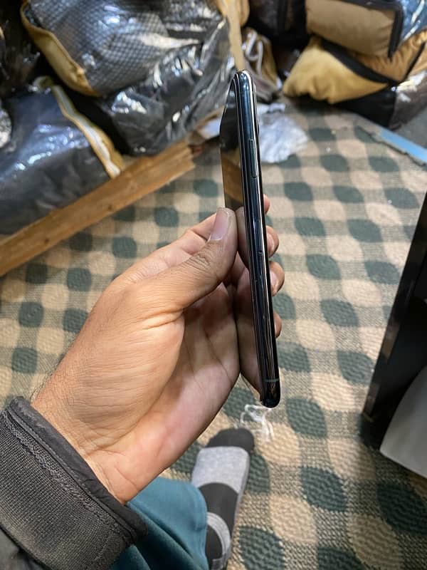 Iphone 11 pro max pta approved 5