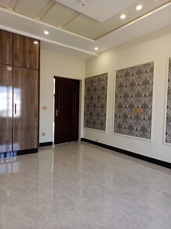 5 Marla Upper Portion Available For Rent In Military Accounts Society on College Road 5